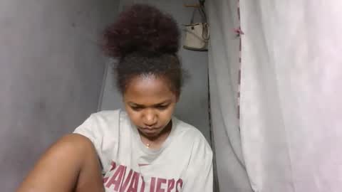 annick98 online show from February 25, 7:45 pm