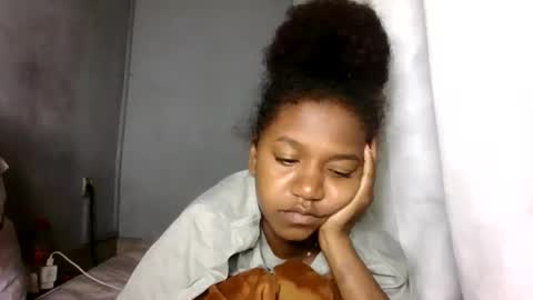 annick98 online show from March 2, 5:19 am