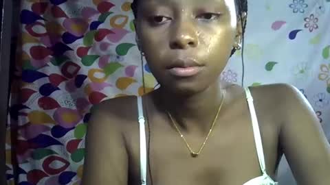 Snapshot of annie20002 chatting on March 19, 6:28 am Annie online show from March 19, 6:28 am