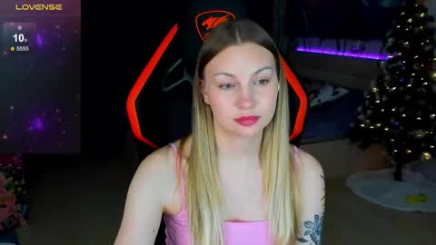 Annie online show from February 3, 11:43 pm