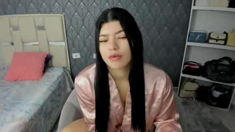 annie online show from May 26, 5:03 am