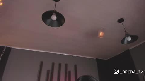 annie_barozzi online show from September 18, 1:57 pm