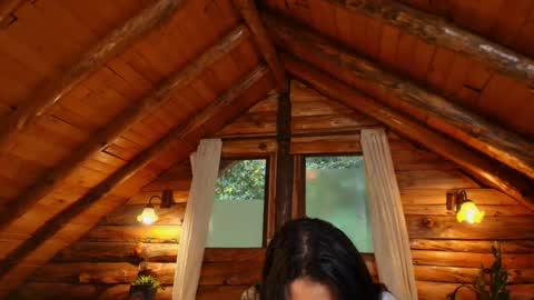 Annie online show from February 20, 9:48 pm