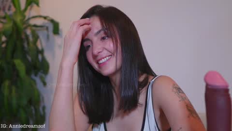 Snapshot of annie_dreams chatting on January 8, 10:16 pm Annie online show from January 8, 10:16 pm