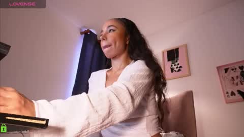 Snapshot of annie_es chatting on February 17, 12:23 pm Annie online show from February 17, 12:23 pm