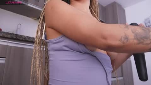 Snapshot of annie_es chatting on March 13, 1:29 pm Annie online show from March 13, 1:29 pm