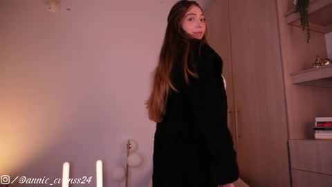 Annie Evans online show from November 25, 12:54 am