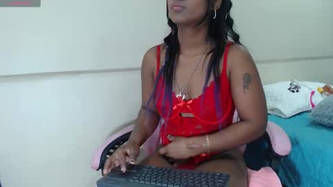 annie_scott_ online show from January 12, 12:12 pm