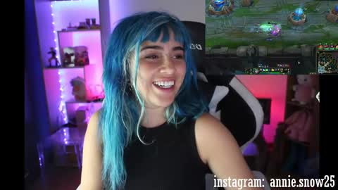Snapshot of annie_snow_ chatting on December 20, 3:25 am JEANNE no olvides seguirme dont forget follow me uu online show from December 20, 3:25 am