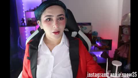 Snapshot of annie_snow_ chatting on December 21, 7:49 pm JEANNE no olvides seguirme dont forget follow me uu online show from December 21, 7:49 pm