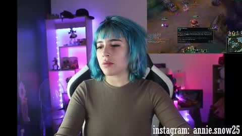 Snapshot of annie_snow_ chatting on January 10, 2:57 am JEANNE no olvides seguirme dont forget follow me uu online show from January 10, 2:57 am