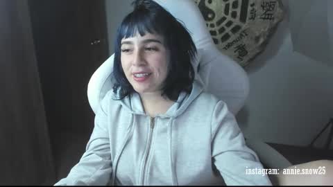 Snapshot of annie_snow_ chatting on February 20, 3:34 am JEANNE no olvides seguirme dont forget follow me uu online show from February 20, 3:34 am