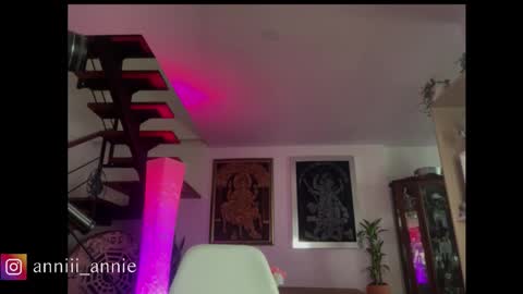Snapshot of annie_snow_ chatting on September 9, 9:58 pm JEANNE no olvides seguirme dont forget follow me uu online show from September 9, 9:58 pm