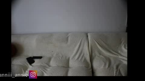 JEANNE no olvides seguirme dont forget follow me  uu online show from May 2, 9:42 pm