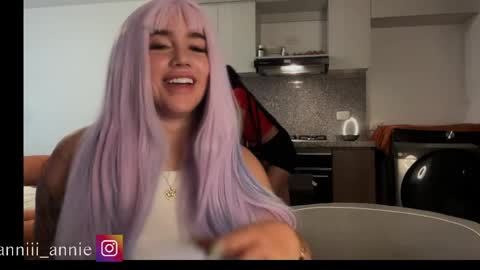 JEANNE no olvides seguirme dont forget follow me  uu online show from May 4, 11:01 pm