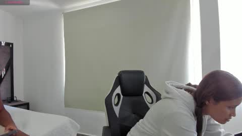 Annie and Stefan online show from March 1, 2:19 pm