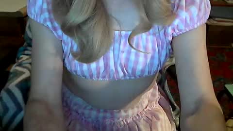 Snapshot of anniegurl chatting on January 26, 10:12 am anniegurl online show from January 26, 10:12 am