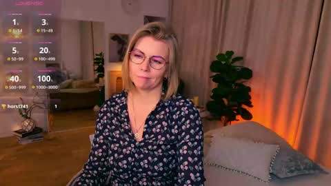 Annie online show from May 14, 6:53 am