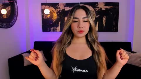 Annie Monroe online show from December 18, 11:27 am