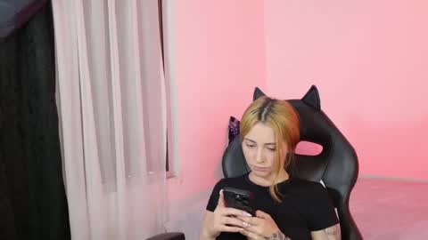Annie online show from May 21, 2:07 am