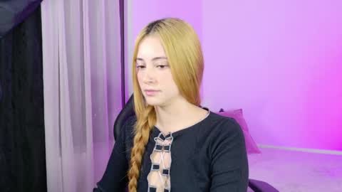 Annie online show from May 22, 1:57 am