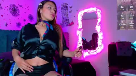 Annie  Michael  online show from May 10, 2:39 am