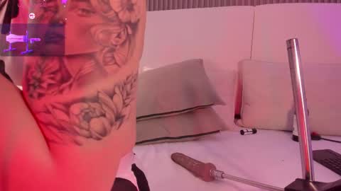 Snapshot of anniie_clarkson chatting on March 25, 9:10 pm ANNIE online show from March 25, 9:10 pm