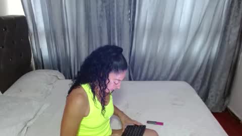 Snapshot of annita_muscle chatting on February 28, 4:42 pm Annita online show from February 28, 4:42 pm