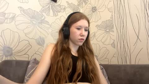 Kira online show from April 1, 1:01 pm