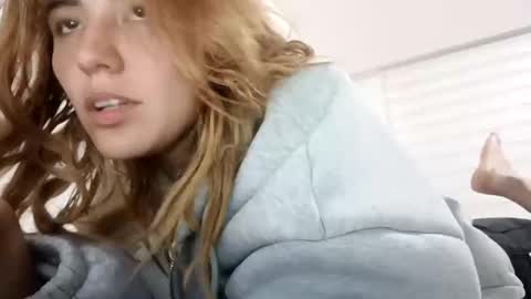 annrousse online show from September 17, 2:35 am