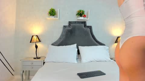 Snapshot of anntoniawood chatting on December 31, 12:57 pm Anntonia Woods  online show from December 31, 12:57 pm