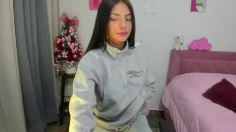 SOFIA INDEPENDENT MODEL online show from December 2, 5:59 am