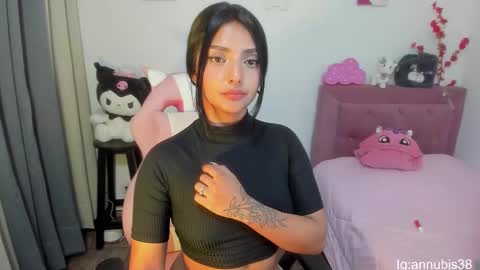 SOFIA INDEPENDENT MODEL online show from January 17, 8:02 am