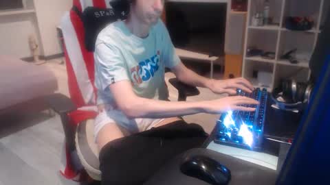 LoyalDog online show from March 28, 8:19 pm