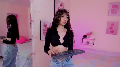 Snapshot of anny_cotton chatting on March 11, 7:31 pm Anny cotton online show from March 11, 7:31 pm