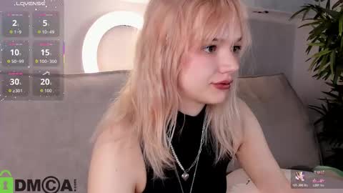 Snapshot of anny_h1ll chatting on March 11, 9:37 am Anny GMT2 Wed 10 AM - 4 PM Thur 10 AM - 4 PM Fri 10 AM - 4 PM Sat 10 AM - 4 PM Sun 10 AM - 4 PM. online show from March 11, 9:37 am