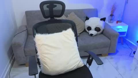 ANNY LOUIS online show from September 25, 7:50 pm