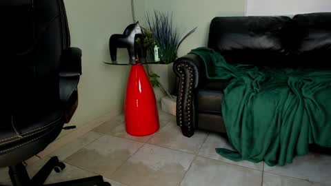 Snapshot of anny_marryanny chatting on December 25, 10:48 pm Anna online on weekends online show from December 25, 10:48 pm