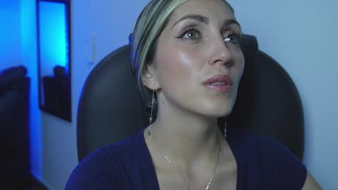 Anny online show from April 25, 11:57 am