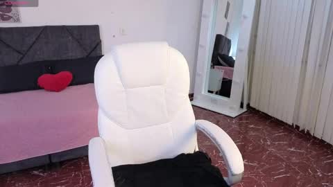 Anny online show from May 8, 11:37 am