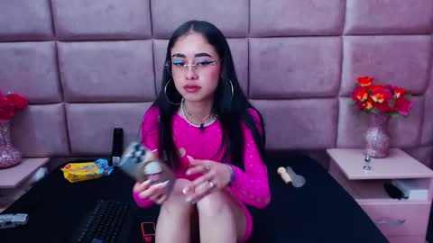 Anny online show from December 17, 4:00 pm