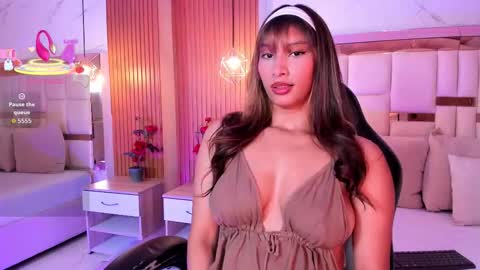 Anny  online show from February 4, 5:08 pm