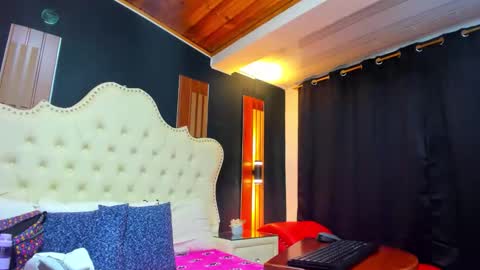 AnnyEvansz online show from March 24, 12:32 pm