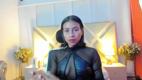 Snapshot of annylittle_ chatting on October 24, 4:20 am LittleSunny  My schedule 1400 - 2200 GMT -5 online show from October 24, 4:20 am