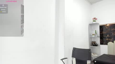 Snapshot of annyrosee chatting on October 30, 7:36 pm Anny online show from October 30, 7:36 pm