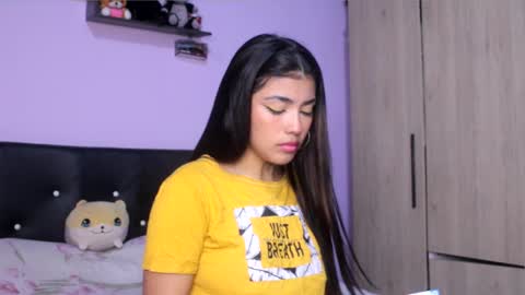 Snapshot of annyt_ chatting on October 11, 1:27 am anny online show from October 11, 1:27 am