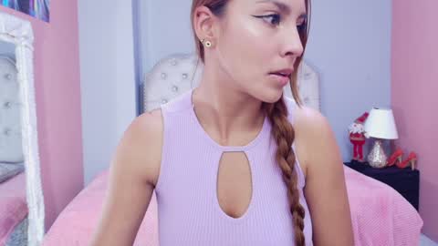 Snapshot of annyxhot chatting on January 28, 2:31 pm AnnyXhot online show from January 28, 2:31 pm