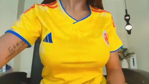 AnnyXhot online show from July 3, 11:27 am