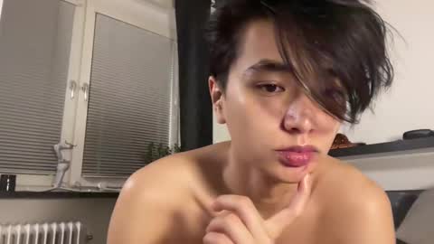 asiantwinkboy online show from December 7, 6:15 pm