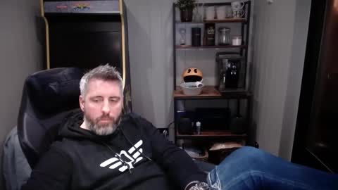anonymousblokeuk online show from December 7, 10:28 pm